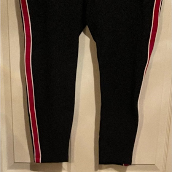Torrid red/stripe exercise capris size 2R - Picture 5 of 5